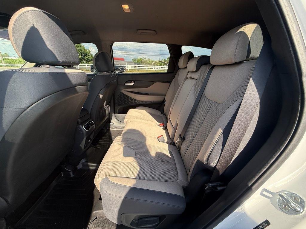 Hyundai Santa Fe SE 2021