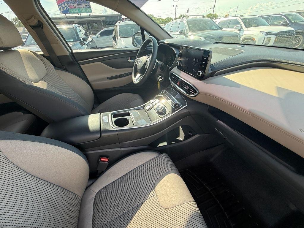 Hyundai Santa Fe SE 2021