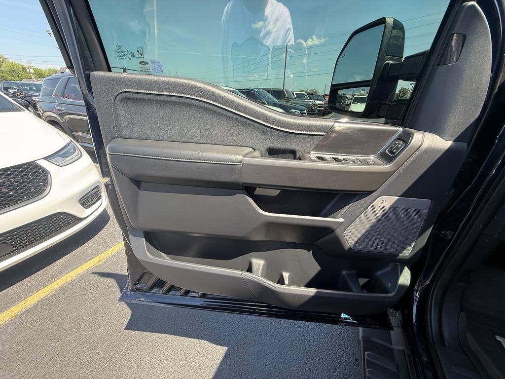 Ford F-150 Lariat SuperCrew 4WD 2024