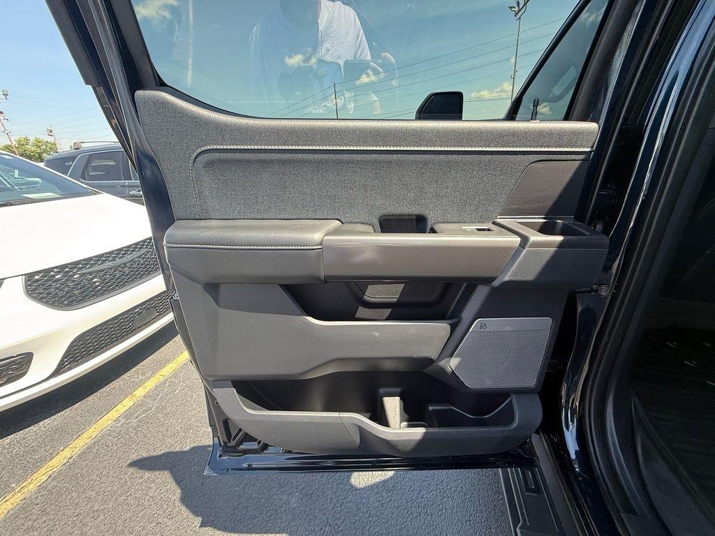 Ford F-150 Lariat SuperCrew 4WD 2024