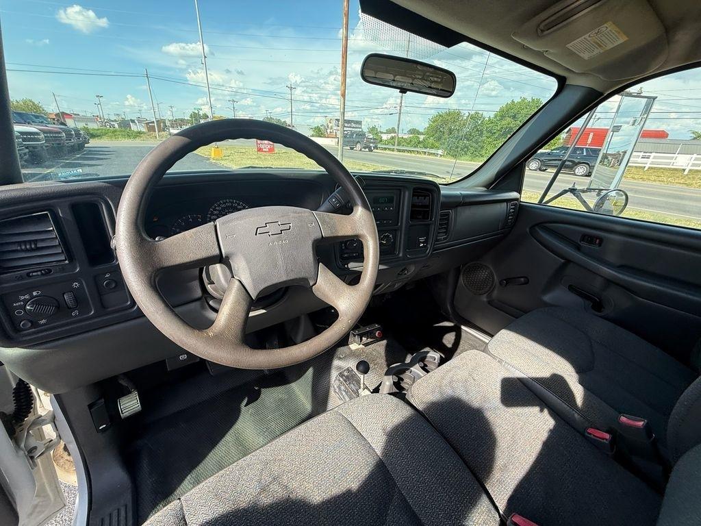Chevrolet Silverado 3500 Regular Cab 2WD 2006