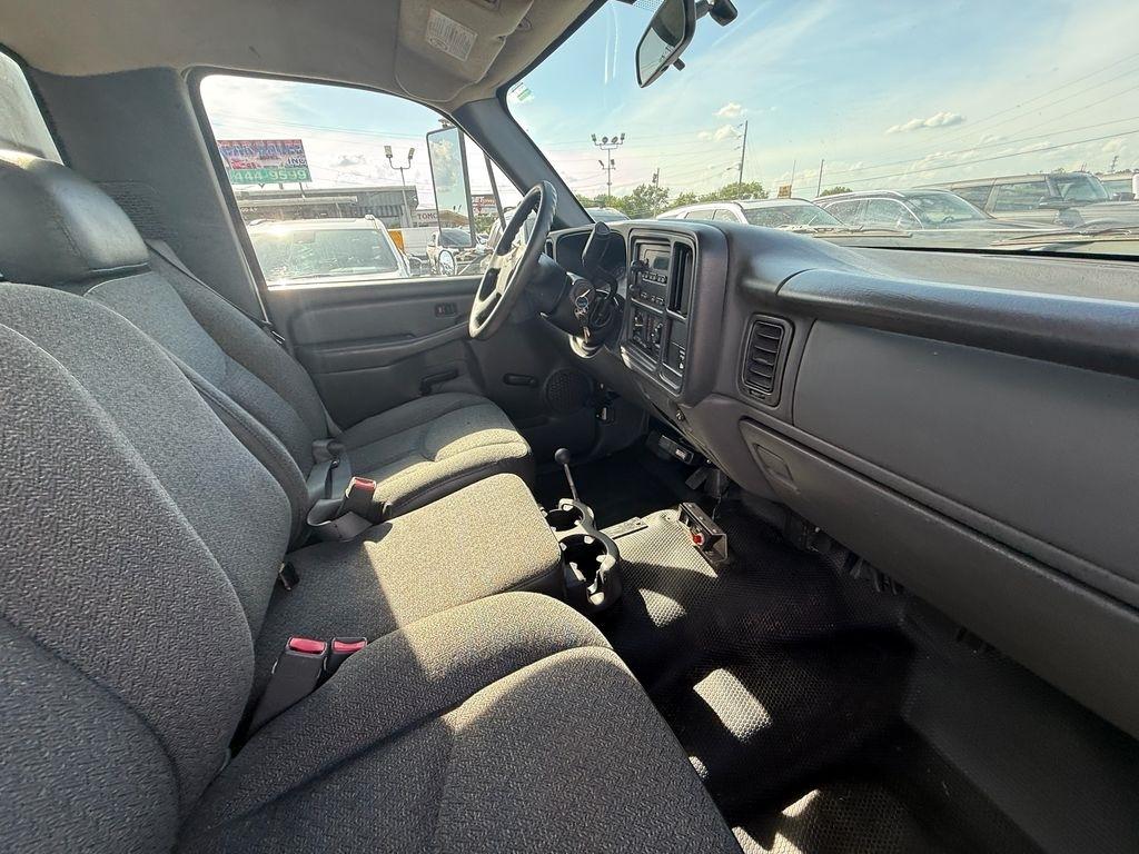 Chevrolet Silverado 3500 Regular Cab 2WD 2006
