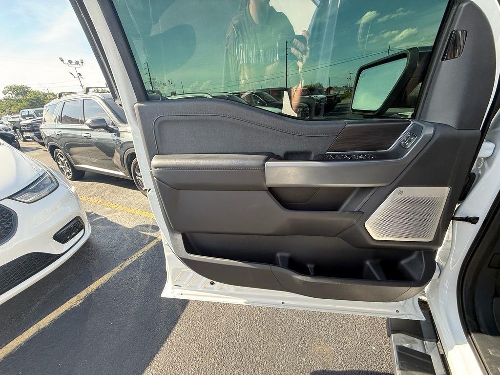 Ford F-150 Lariat SuperCrew 4WD 2024