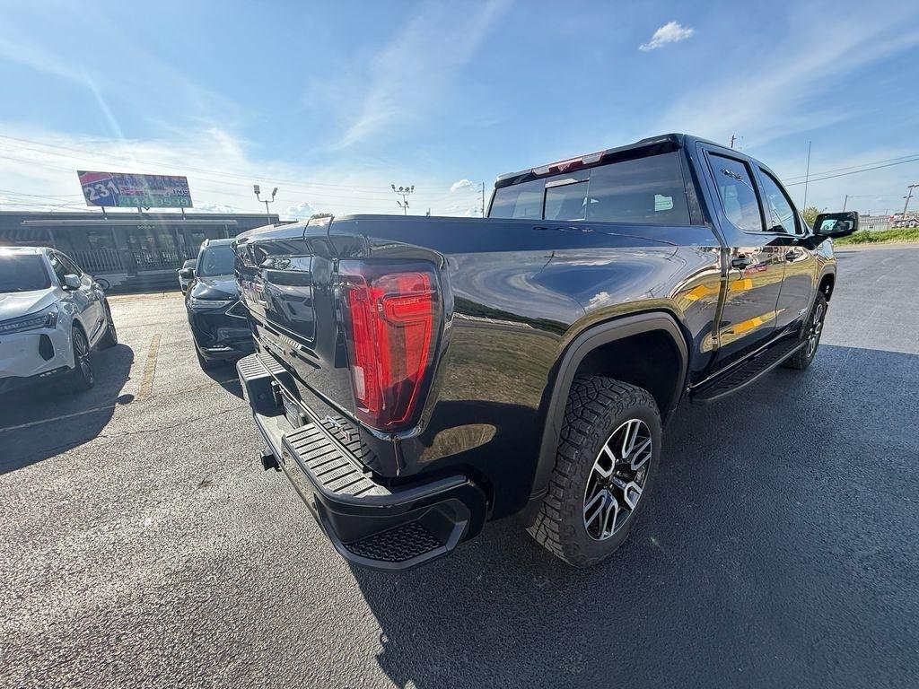 GMC Sierra 1500 AT4 Crew Cab 4WD 2025
