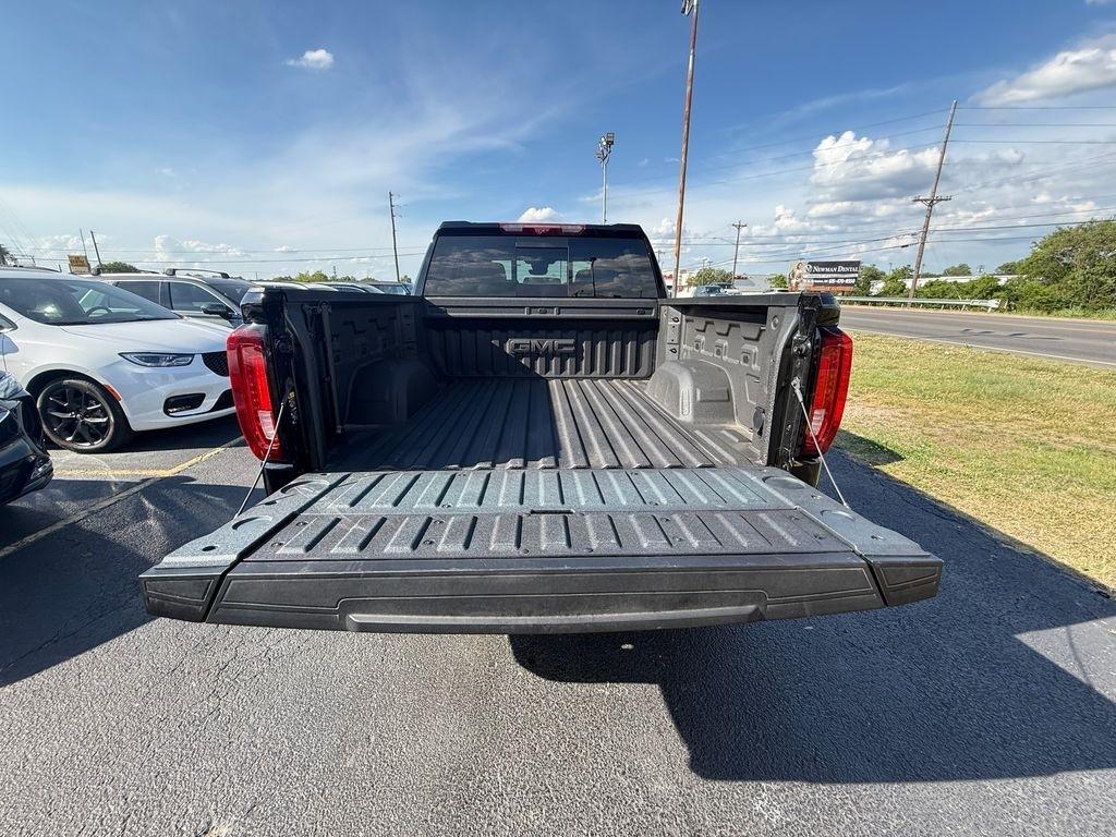 GMC Sierra 1500 AT4 Crew Cab 4WD 2025