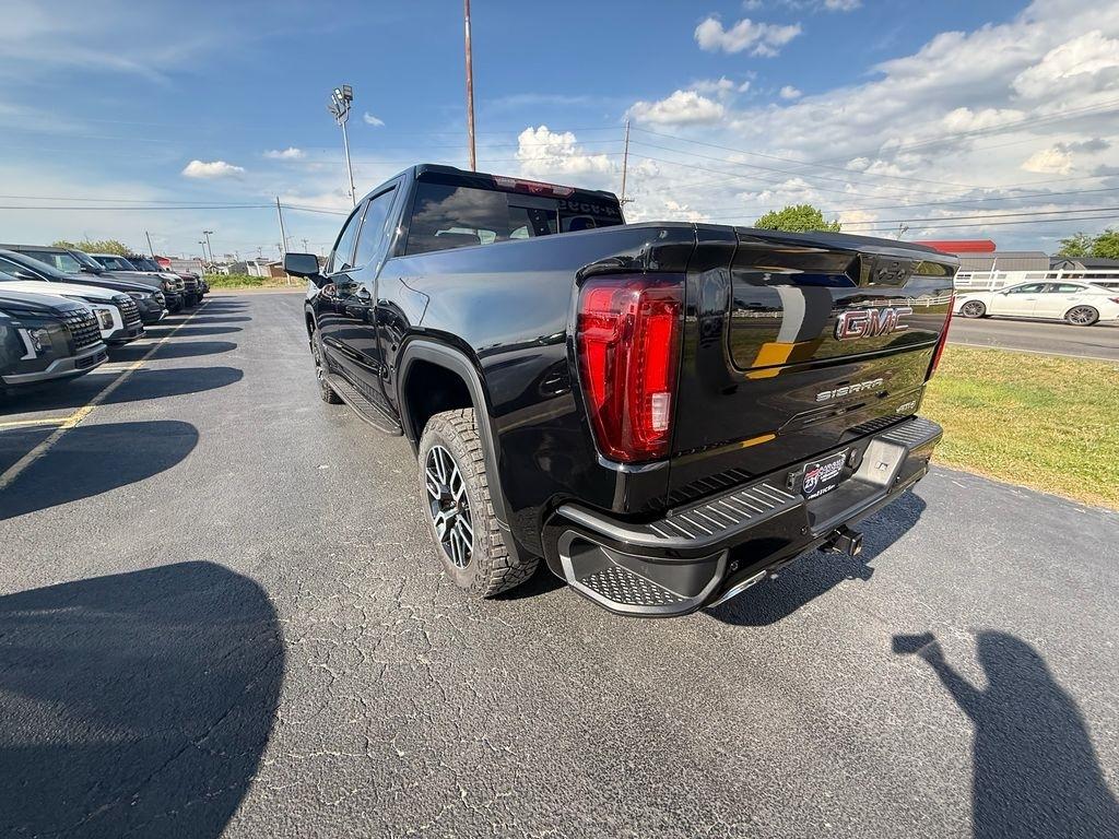 GMC Sierra 1500 AT4 Crew Cab 4WD 2025