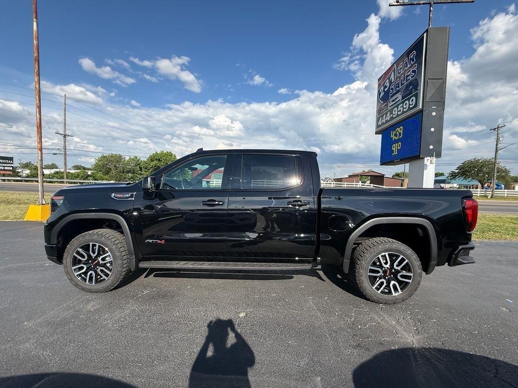 GMC Sierra 1500 AT4 Crew Cab 4WD 2025