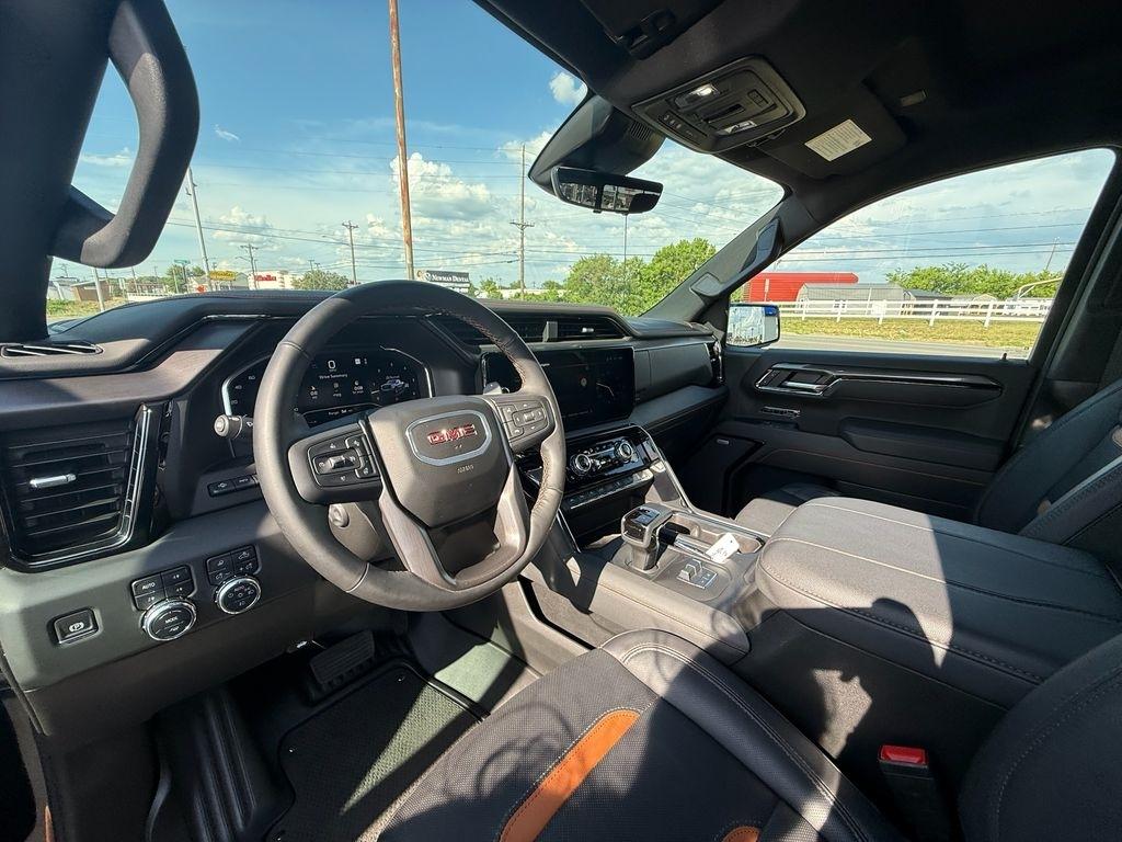 GMC Sierra 1500 AT4 Crew Cab 4WD 2025