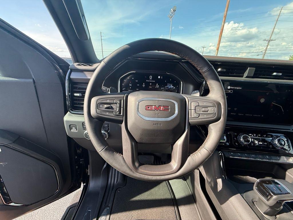 GMC Sierra 1500 AT4 Crew Cab 4WD 2025