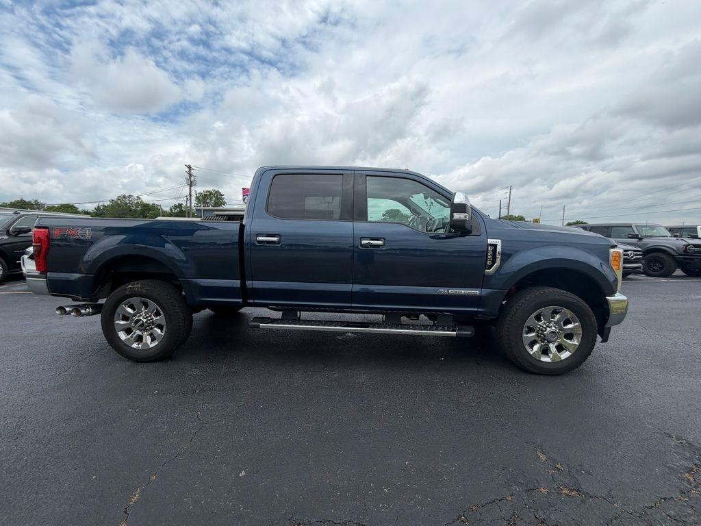 Ford F-250 SD Lariat Crew Cab 4WD 2017