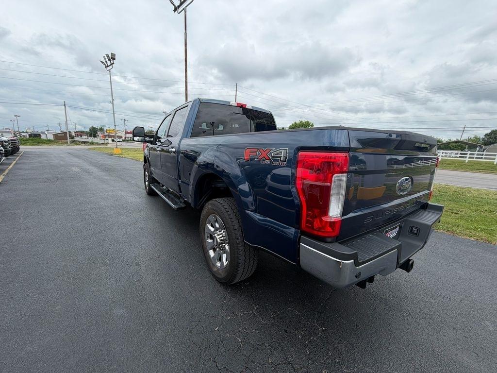 Ford F-250 SD Lariat Crew Cab 4WD 2017
