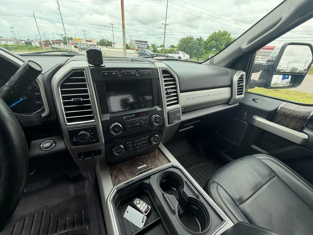 Ford F-250 SD Lariat Crew Cab 4WD 2017