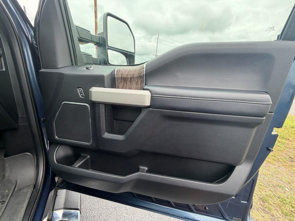 Ford F-250 SD Lariat Crew Cab 4WD 2017