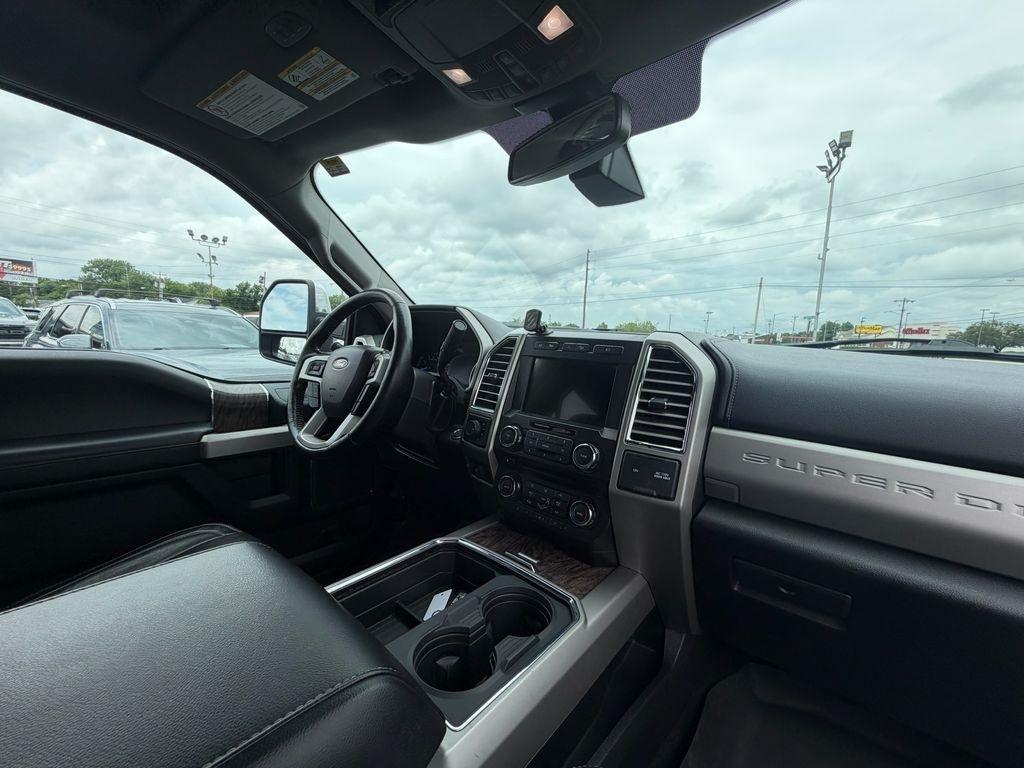 Ford F-250 SD Lariat Crew Cab 4WD 2017