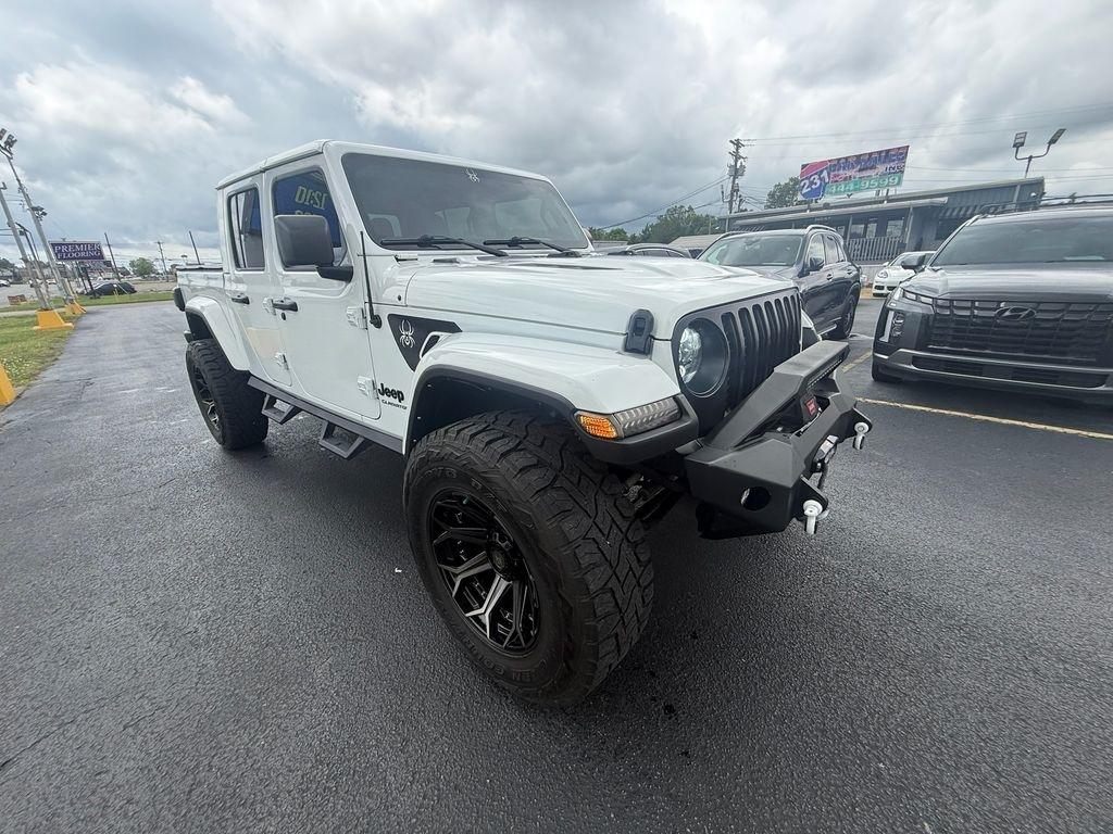 2022 Jeep Gladiator Overland's photo
