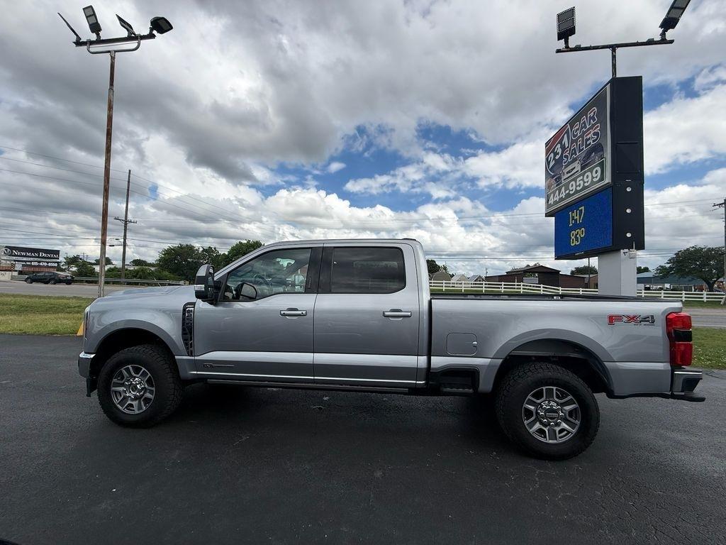 Ford F-250 SD Lariat Crew Cab 4WD 2023