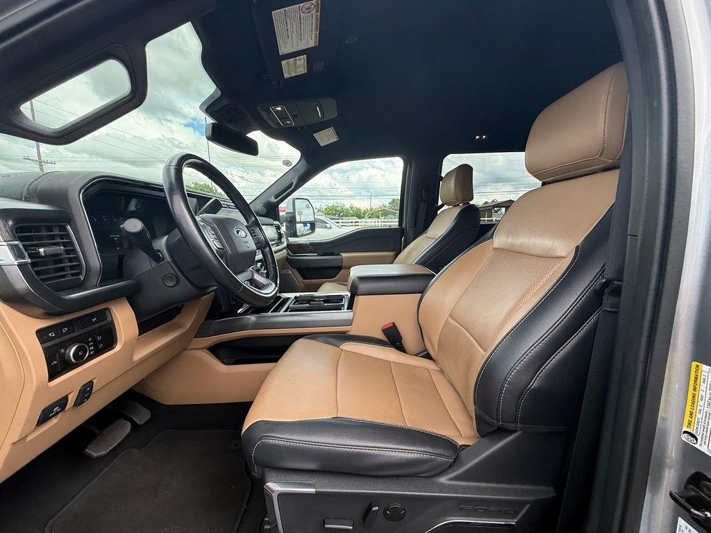 Ford F-250 SD Lariat Crew Cab 4WD 2023