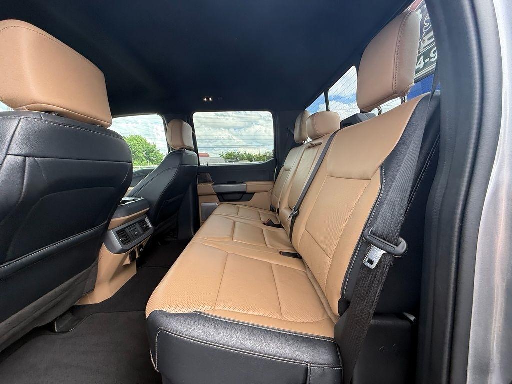 Ford F-250 SD Lariat Crew Cab 4WD 2023
