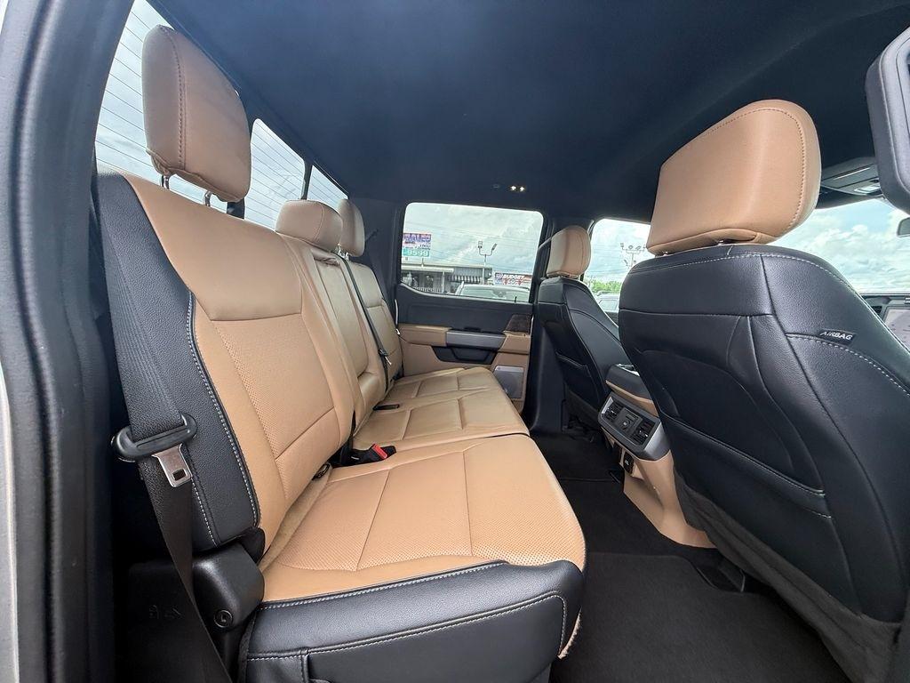 Ford F-250 SD Lariat Crew Cab 4WD 2023