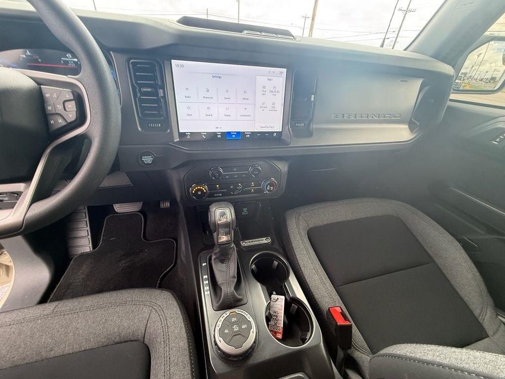 Ford Bronco Base 4-Door 2025
