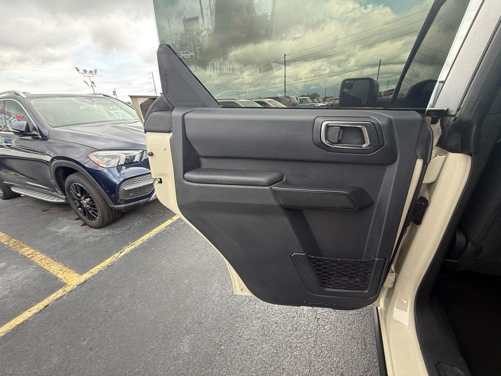 Ford Bronco Base 4-Door 2025