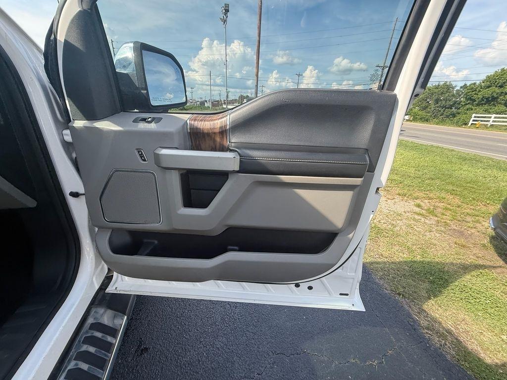 Ford F-150 Lariat SuperCrew 4WD 2018