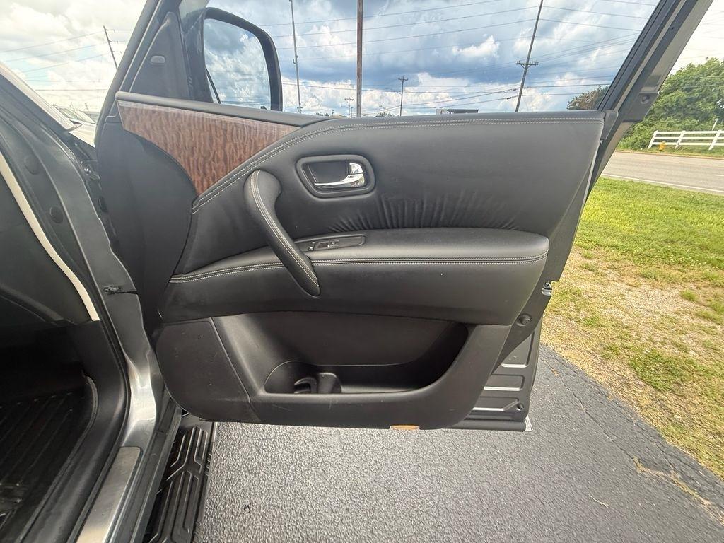 Nissan Armada Platinum AWD 2020