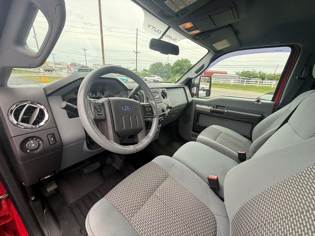 Ford F-250 SD XLT Crew Cab 4WD 2011
