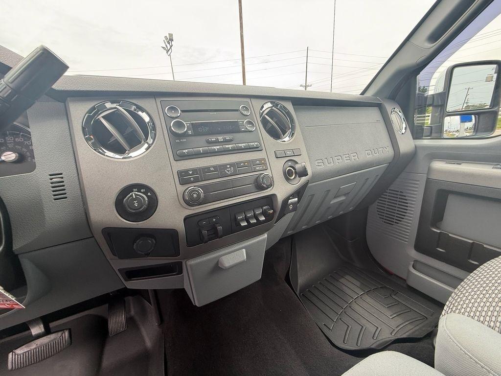 Ford F-250 SD XLT Crew Cab 4WD 2011