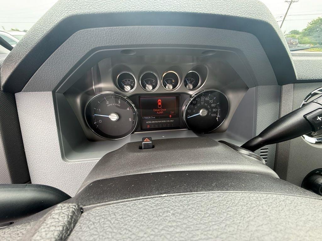 Ford F-250 SD XLT Crew Cab 4WD 2011