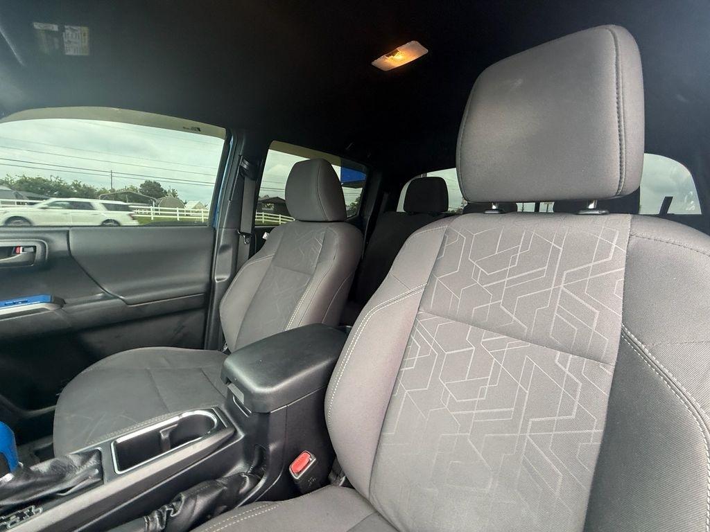 Toyota Tacoma SR5 Double Cab Long Bed V6 6AT 2WD 2017