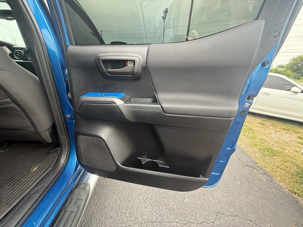 Toyota Tacoma SR5 Double Cab Long Bed V6 6AT 2WD 2017