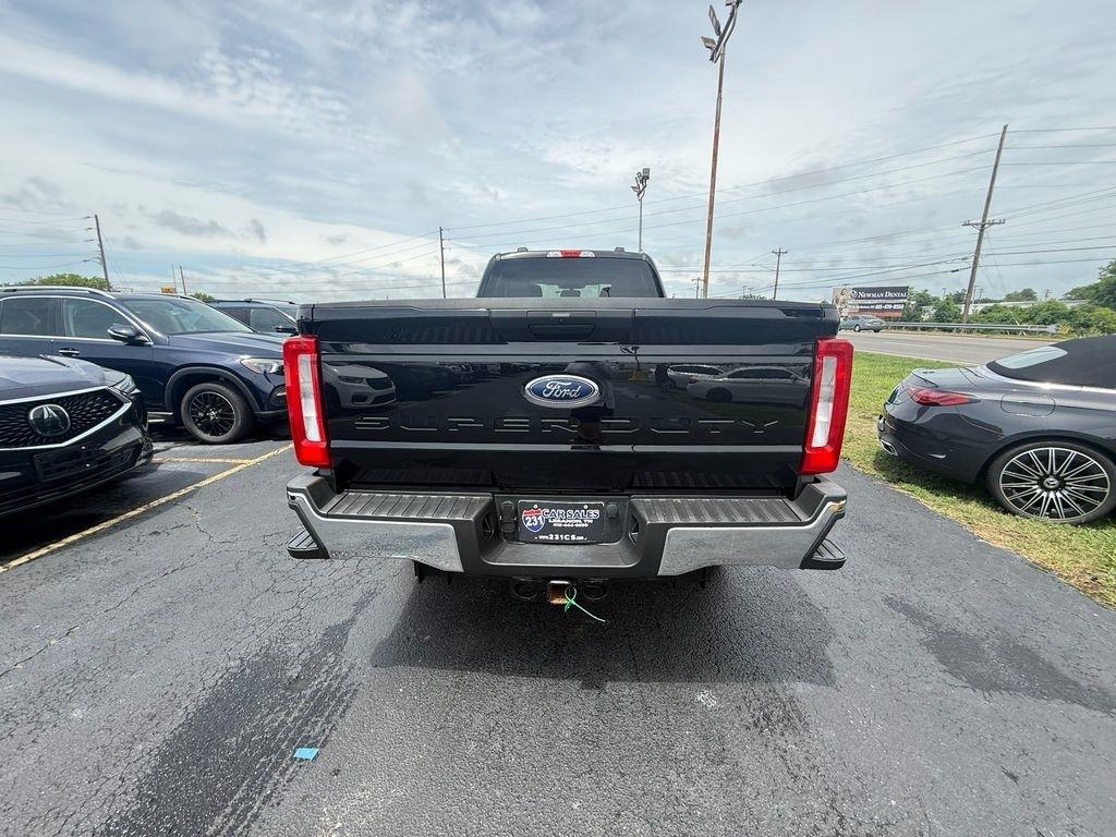 Ford F-250 SD XLT Crew Cab 4WD 2025