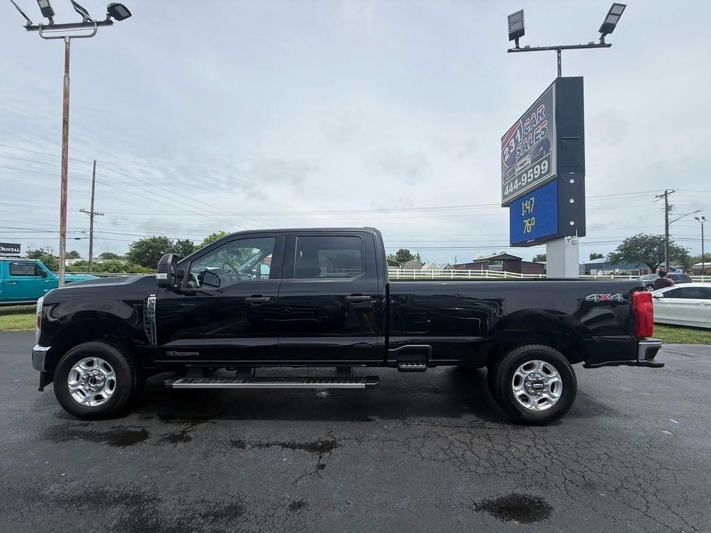 Ford F-250 SD XLT Crew Cab 4WD 2025
