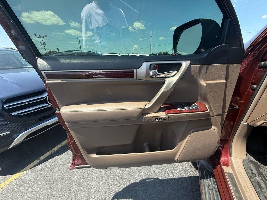 Lexus GX 460 Sport Utility 2011
