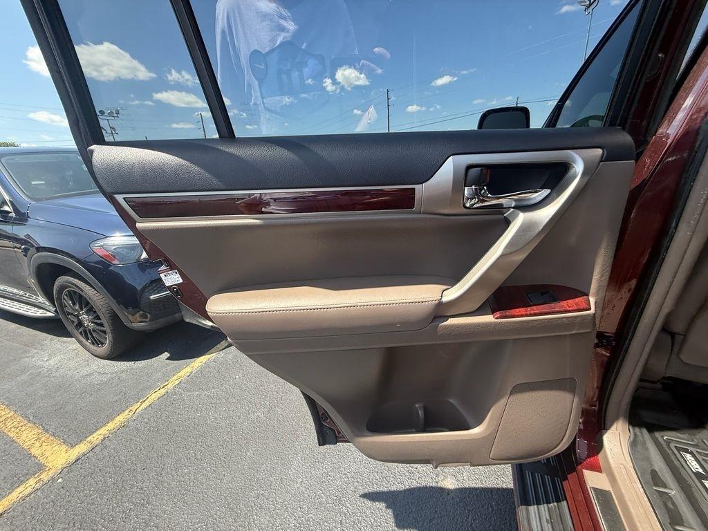 Lexus GX 460 Sport Utility 2011