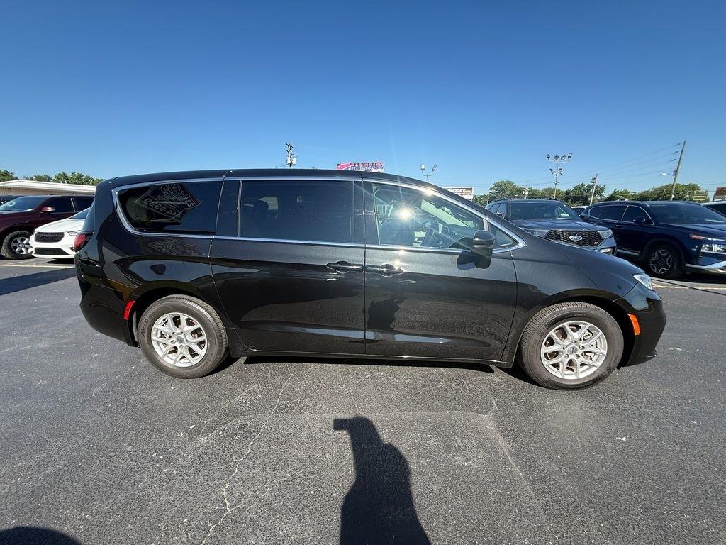 Chrysler Pacifica Touring L 2023