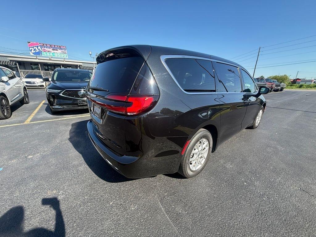Chrysler Pacifica Touring L 2023