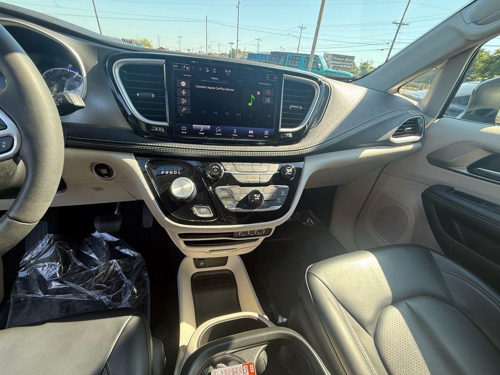 Chrysler Pacifica Touring L 2023