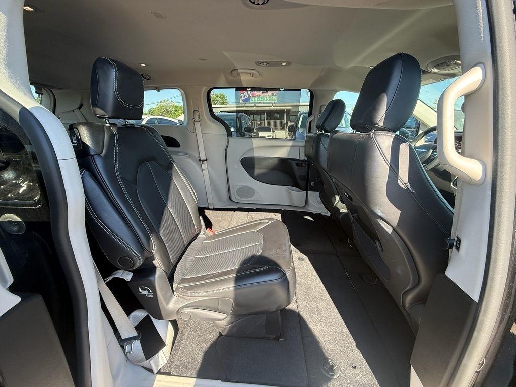 Chrysler Pacifica Touring L 2023