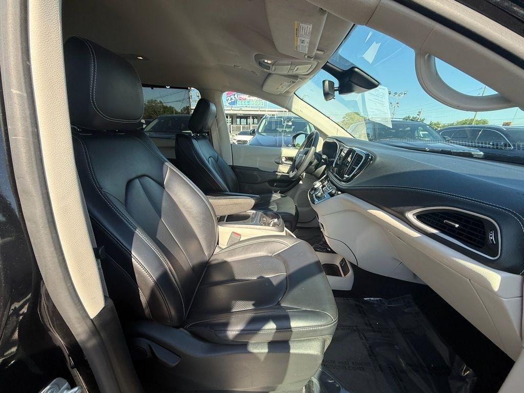Chrysler Pacifica Touring L 2023