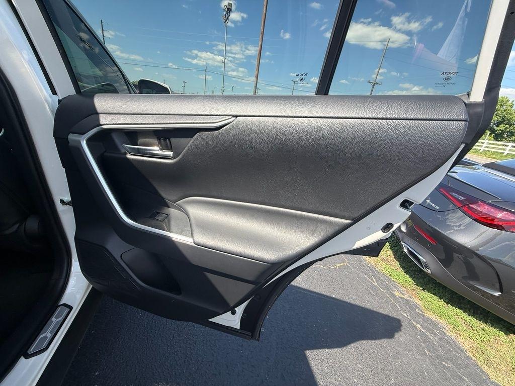 Toyota RAV4 Hybrid XLE Premium 2022