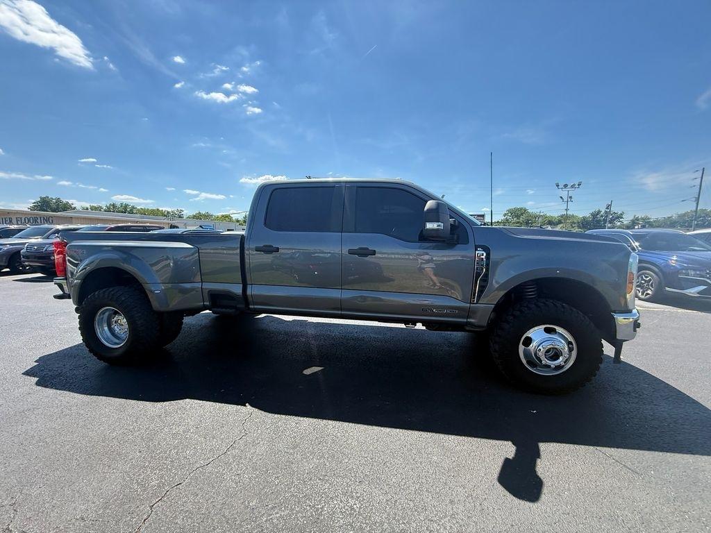 Ford F-350 SD XL Crew Cab DRW 4WD 2023