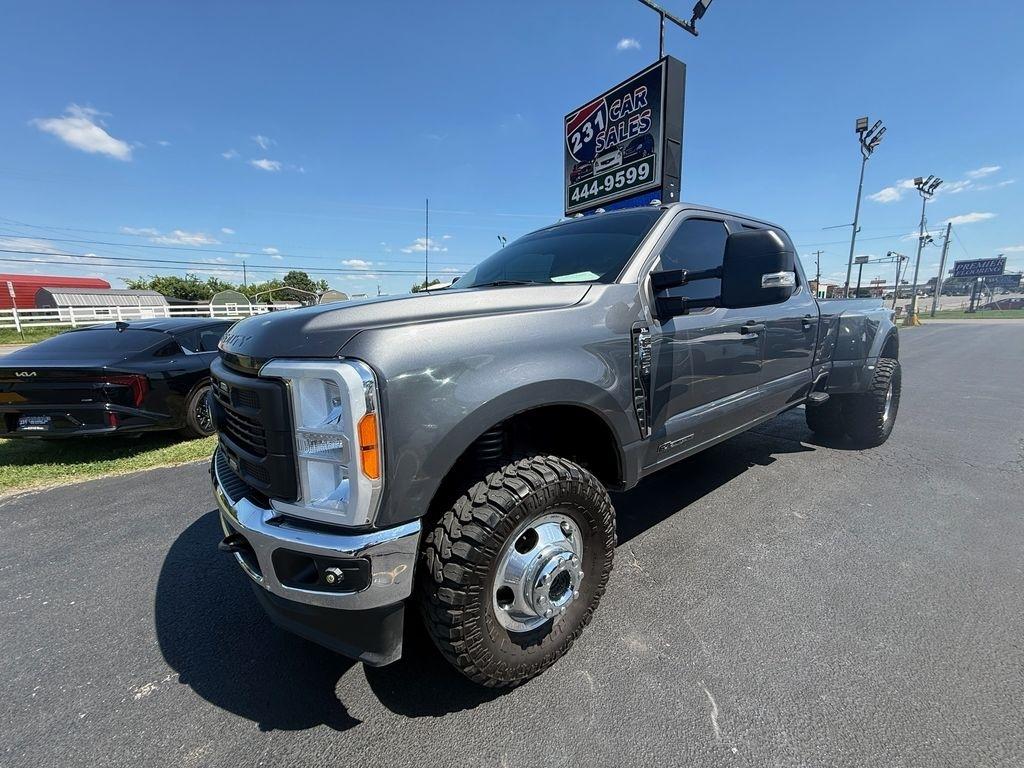 Ford F-350 SD XL Crew Cab DRW 4WD 2023
