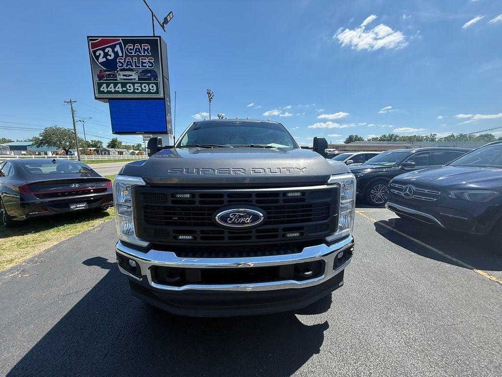 Ford F-350 SD XL Crew Cab DRW 4WD 2023