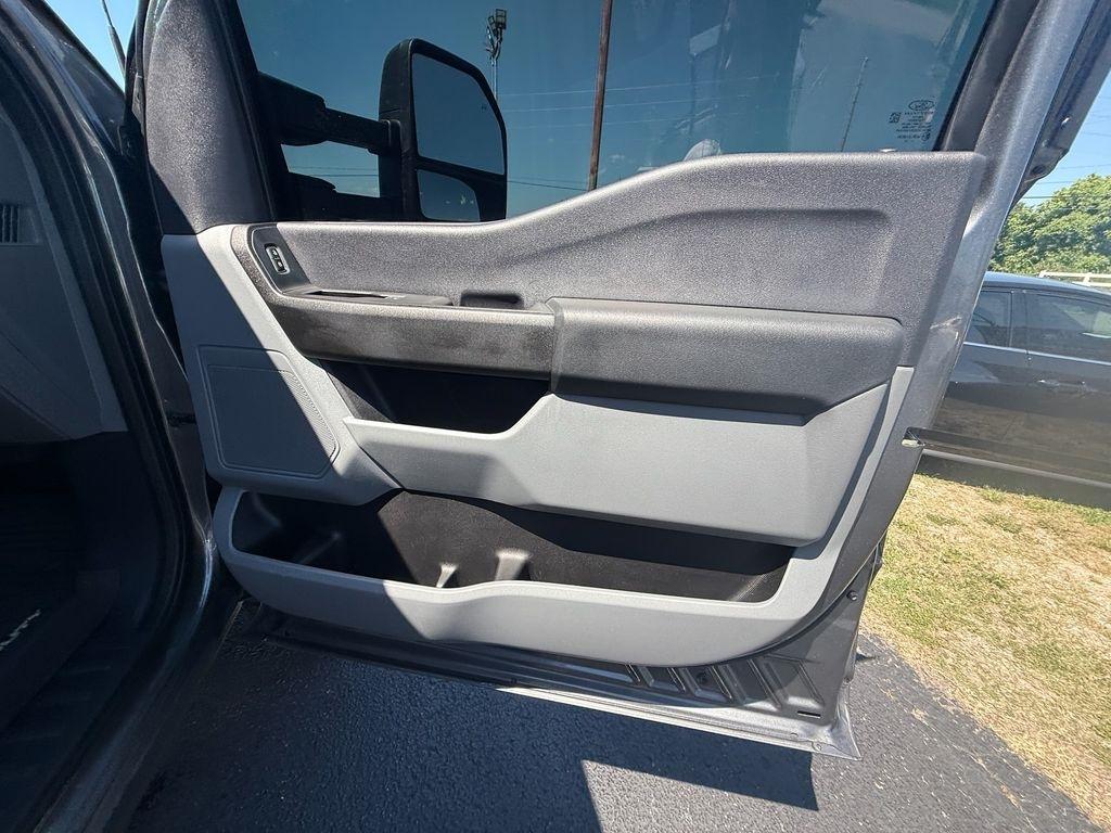 Ford F-350 SD XL Crew Cab DRW 4WD 2023