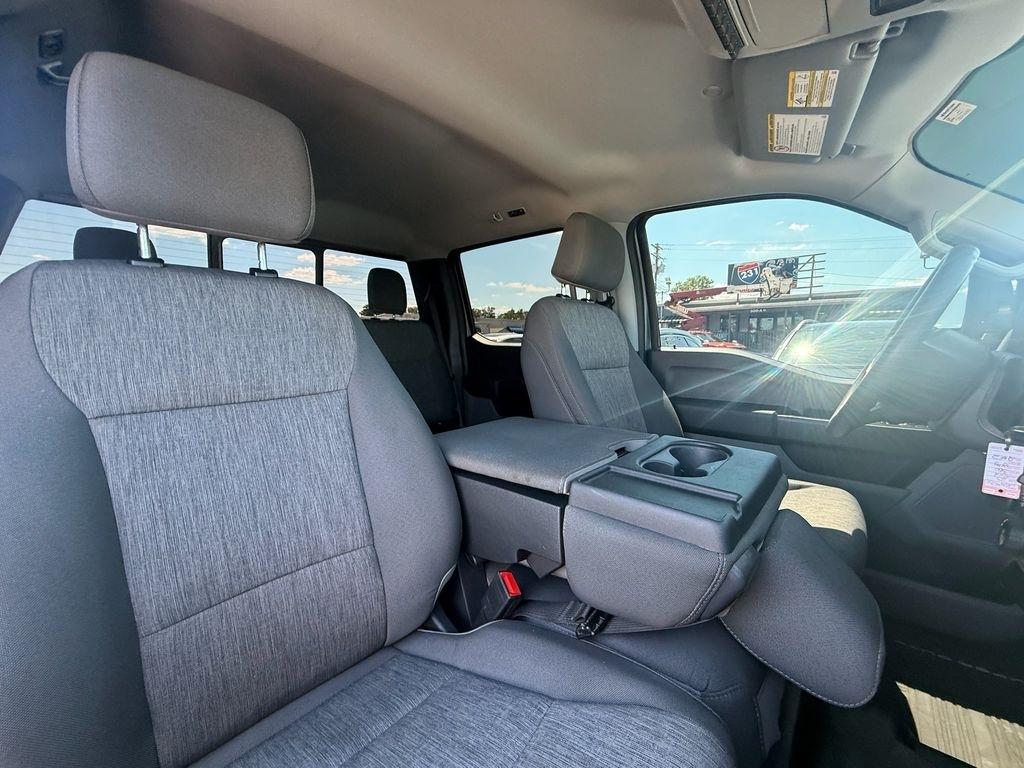 Ford F-350 SD XL Crew Cab DRW 4WD 2023
