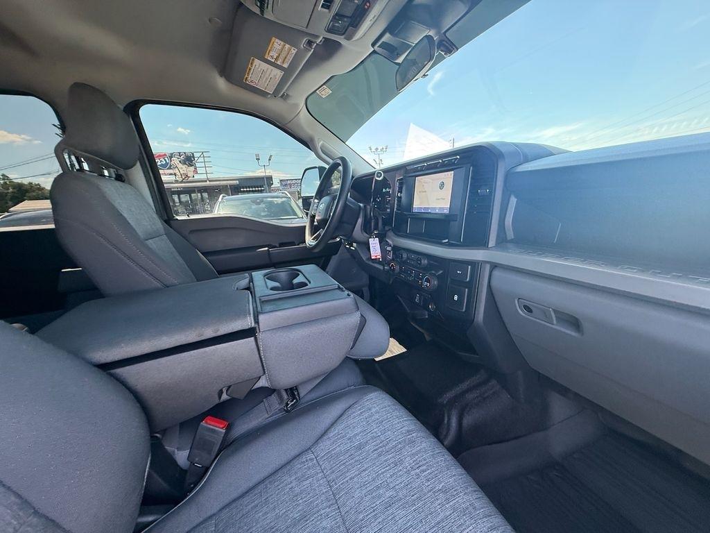 Ford F-350 SD XL Crew Cab DRW 4WD 2023