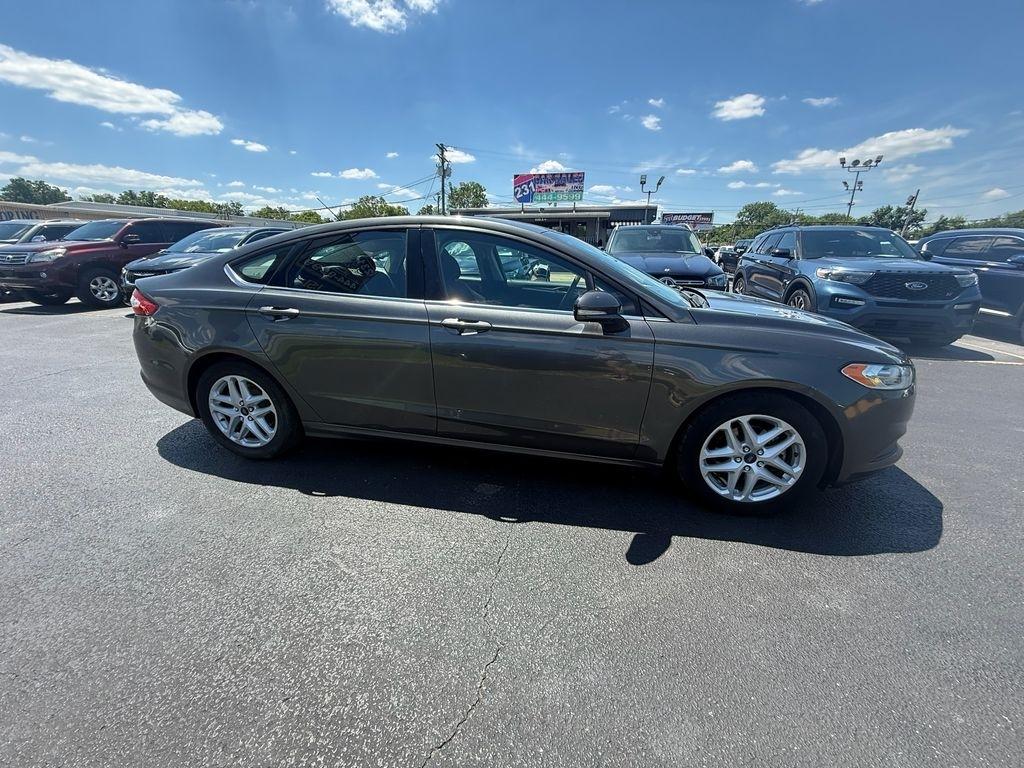 Ford Fusion SE 2016