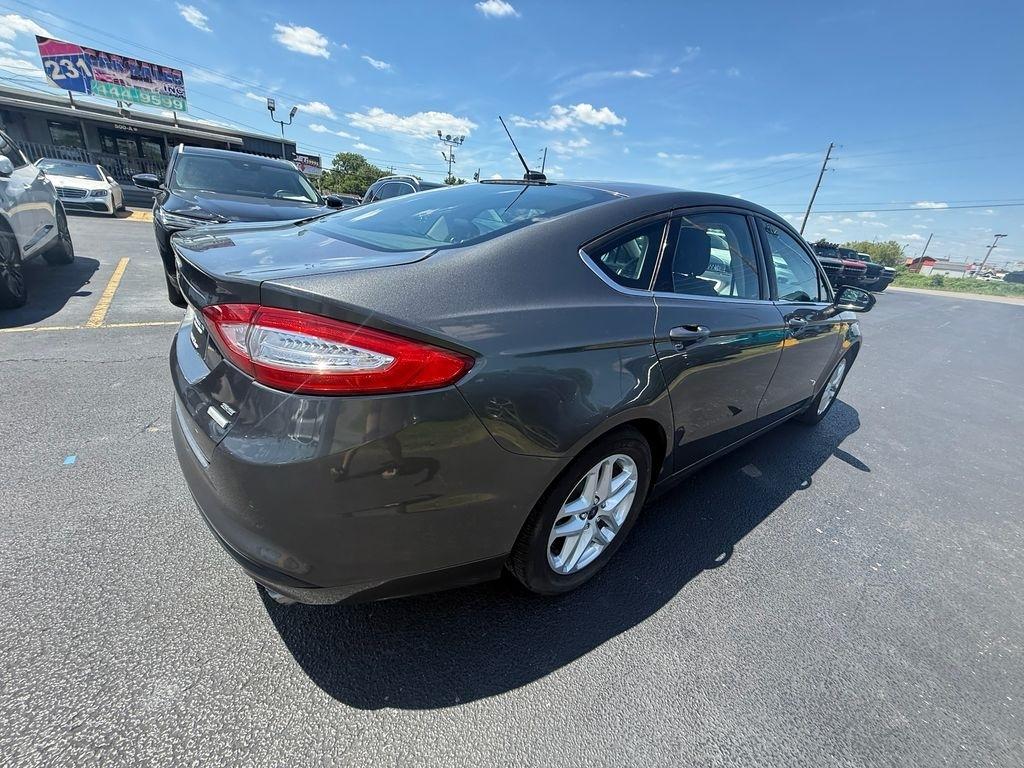 Ford Fusion SE 2016